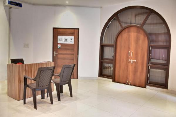 Mauji'S Villa Hotel & Guest House Prayagraj Ngoại thất bức ảnh