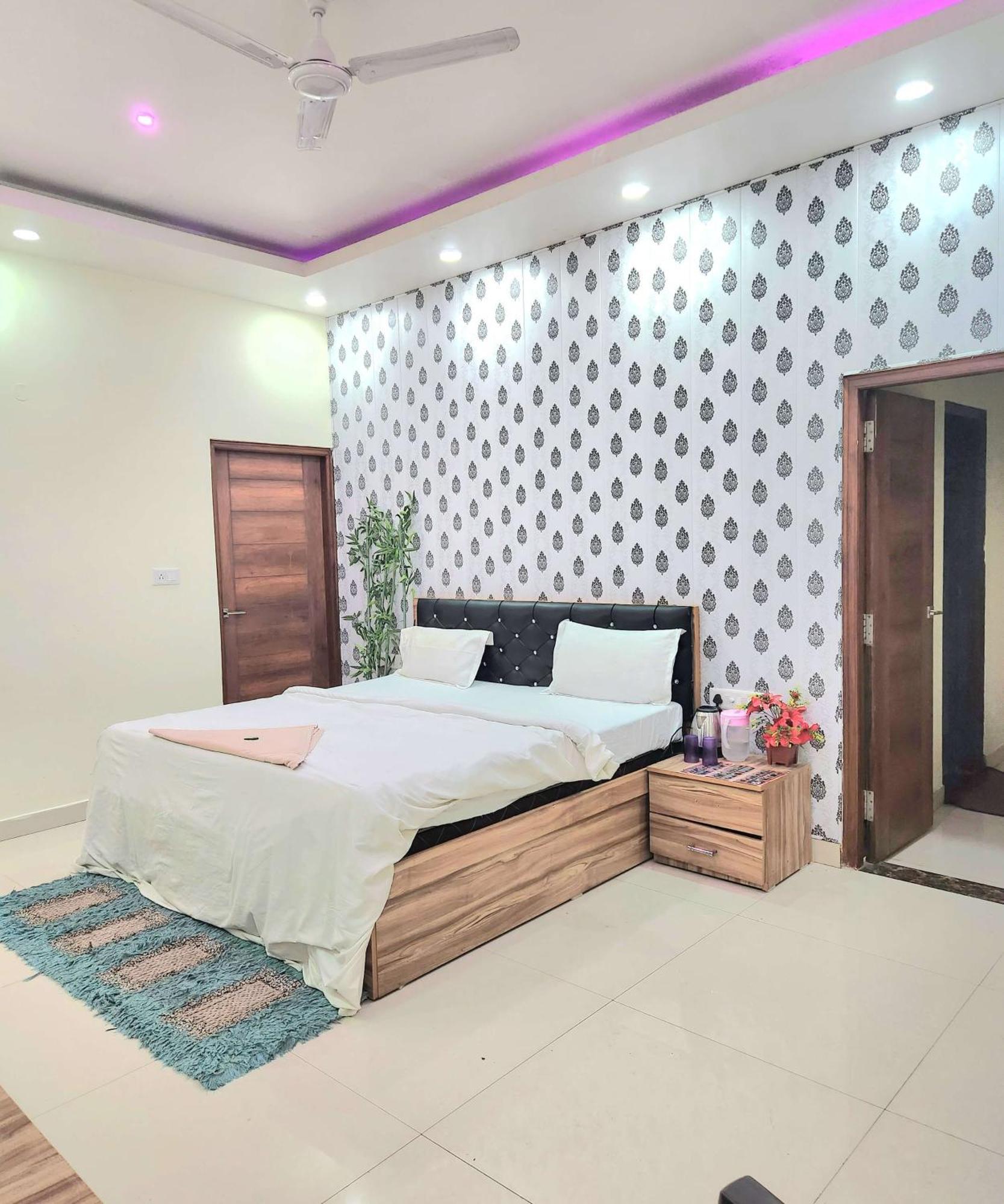 Mauji'S Villa Hotel & Guest House Prayagraj Ngoại thất bức ảnh